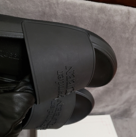 Alexander McQueen Pool Slides - Picture 7 of 10